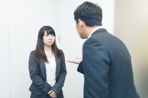 イライラからの怒鳴りつけが新人教育にもたらす弊害