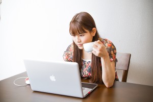 副業禁止のクリニックで副業がバレてもクビにはならないが信頼は失う