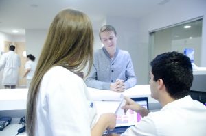 医療事務は相手の立場に立って考える姿勢を貫こう